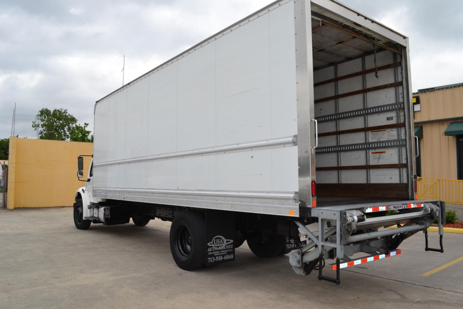 2019 WHITE /BLACK FREIGHTLINER M2-106 with an CUMMINS B6.7L 260HP engine, ALLISON 2200RDS AUTOMATIC transmission, located at 9172 North Fwy, Houston, TX, 77037, (713) 910-6868, 29.887470, -95.411903 - Photo#6